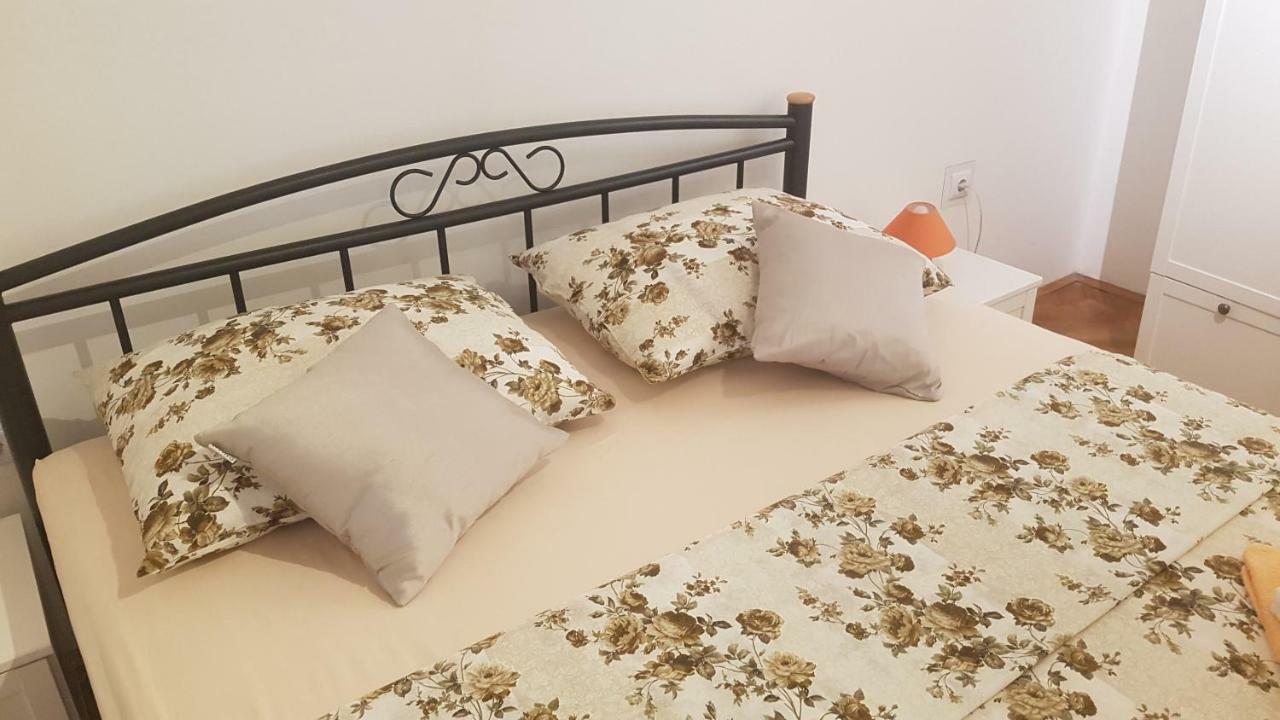 Apartment 22 Omiš Exteriör bild