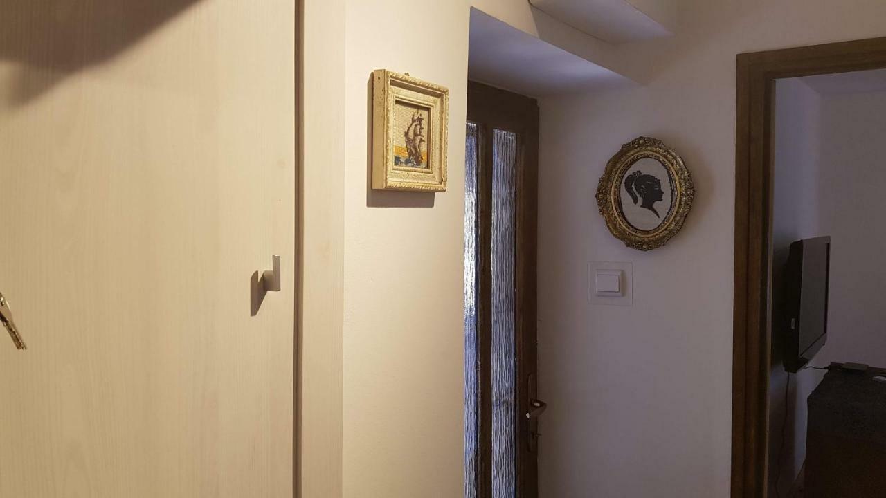 Apartment 22 Omiš Exteriör bild